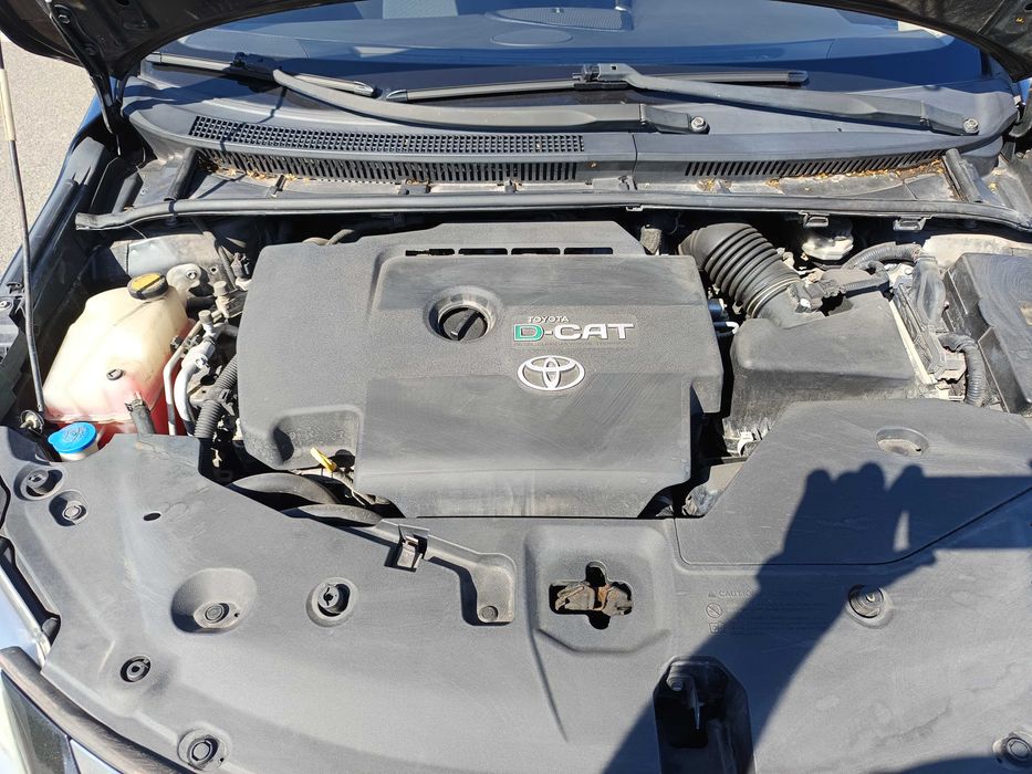 Toyota Avensis 2009  177 cp