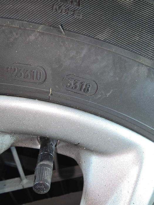 Anvelope iarna 215 60 16