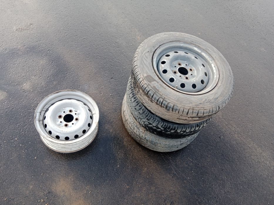 Продам шины с диском