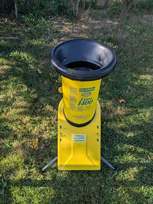 Tocator de mere , crengi , resturi vegetale - Gloria