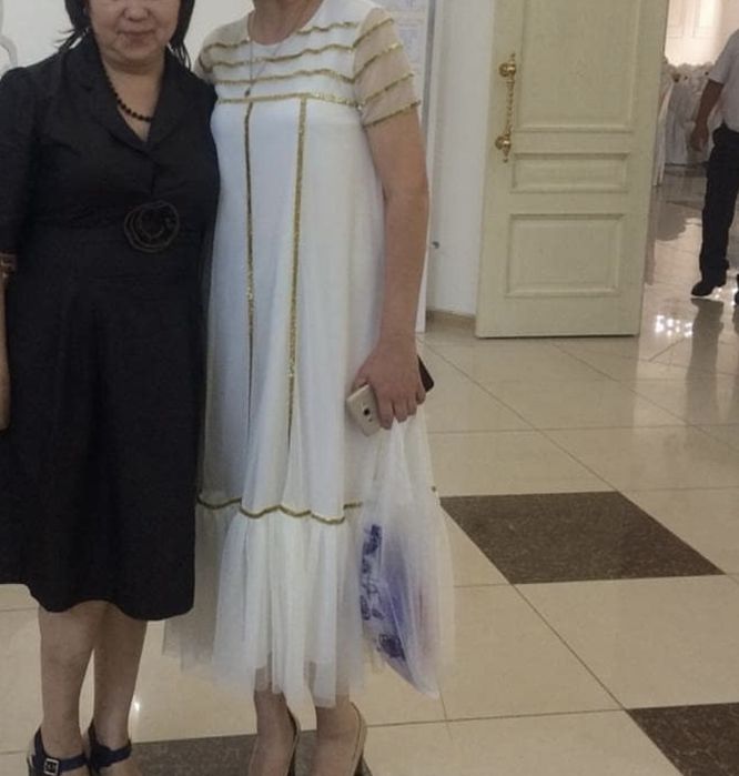 Белое нарядное платье