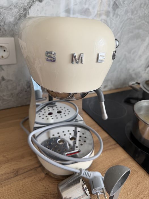 Кофемашина кофеварка Smeg