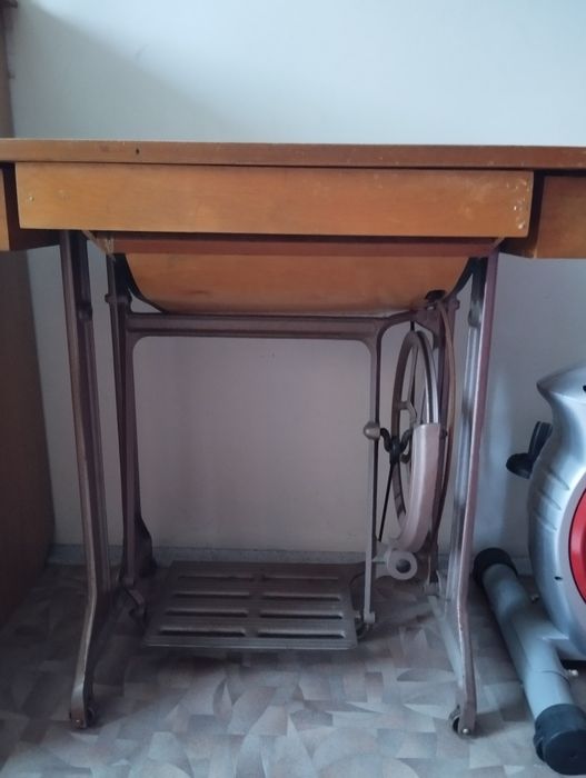 Продам! Машина швейная