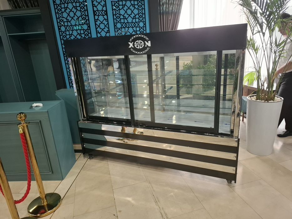 Vitrina xaladilnik zakazga yasaymiz