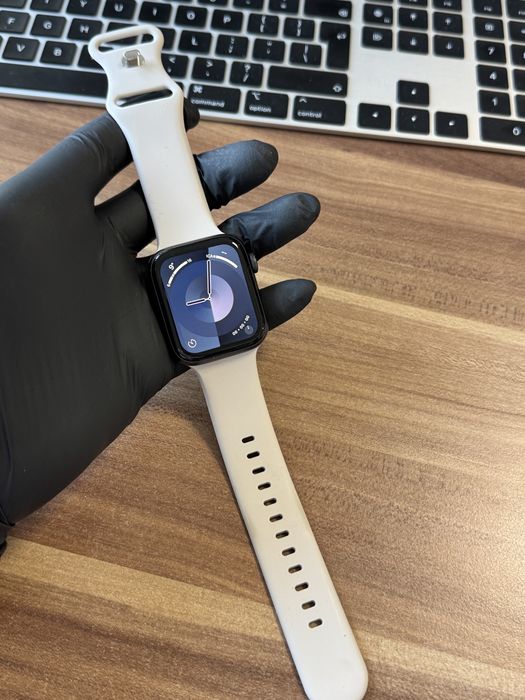 Apple Watch Seria SE / 44 mm / GPS / Graphite |