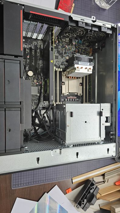 Workstation / statie grafica Lenovo P510, Xeon 2680v4, 14core/28 threads, 32GB ECC, Nvidia quadro M4000
