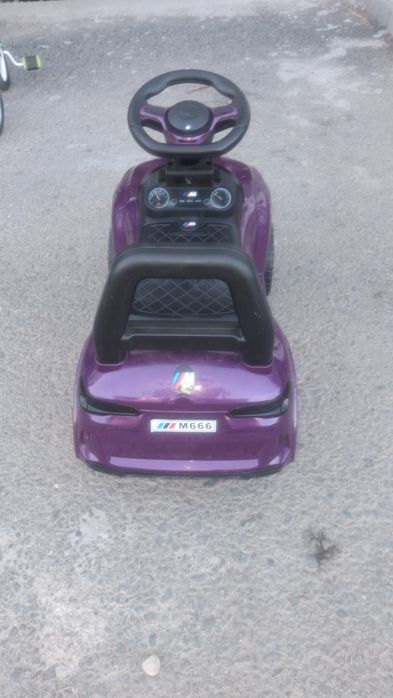 Новая детская машина,BMW.