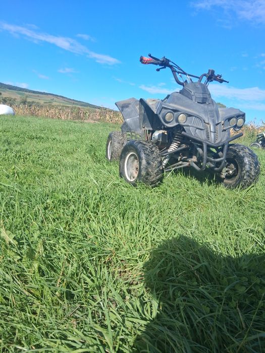 Vand două ATV-uri