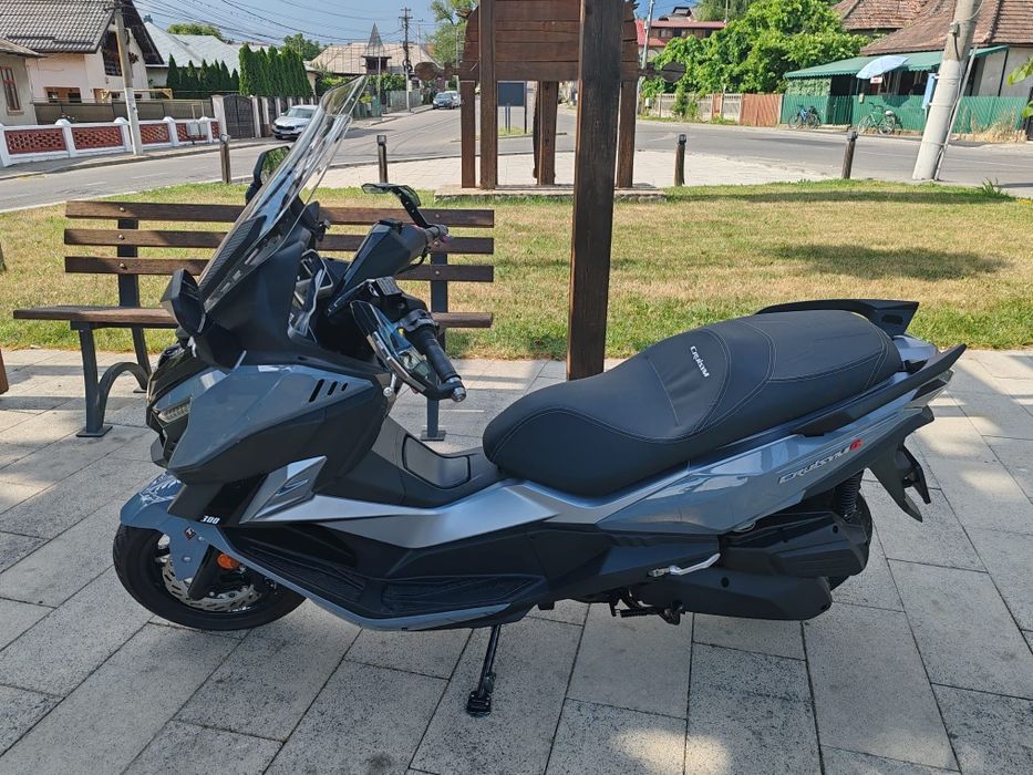 Scuter SYM CRUISYM 300