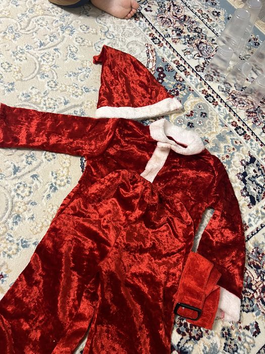 Аяз ата киімі сатылады