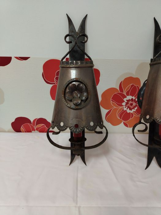 Битови лампи за стена