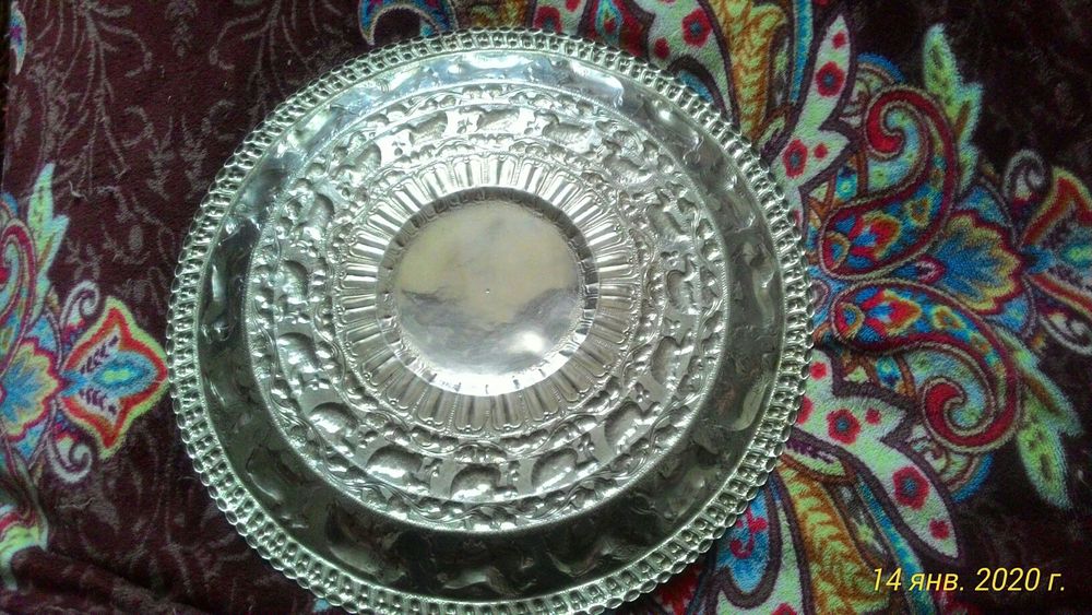 Поднос ширакарный чеканный
