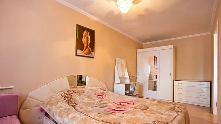 Сарыарка 11-Кенесары,  2ч 2000