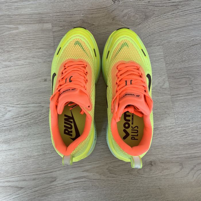 Nike Vomero Plus - 44