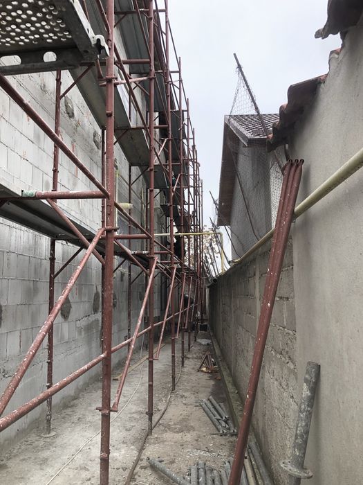 Schela metalica si popi de inchiriat