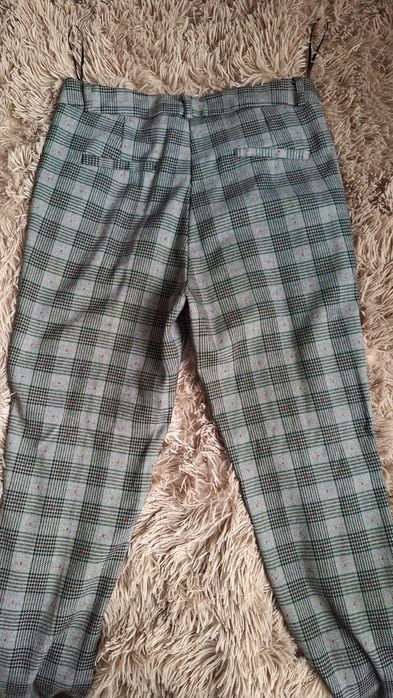 Продавам елегантен панталон