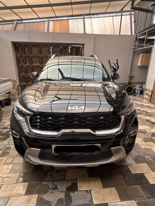 Kia Sonet 2025 black