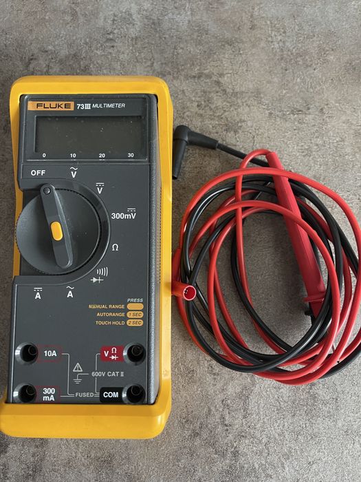 Multimeteu profesional Fluke
