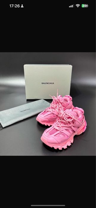 Balenciaga track