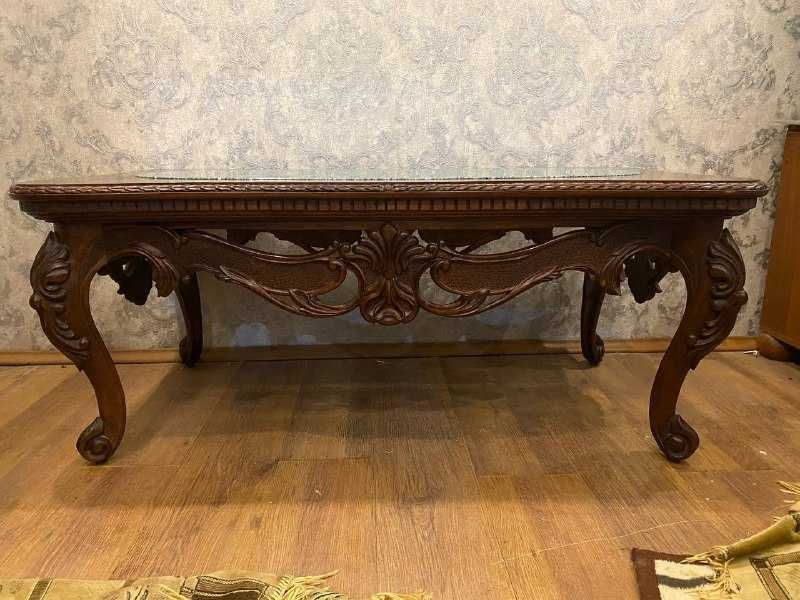 Стол ручная работа.  Художественная резьба по дереву.  Орех .