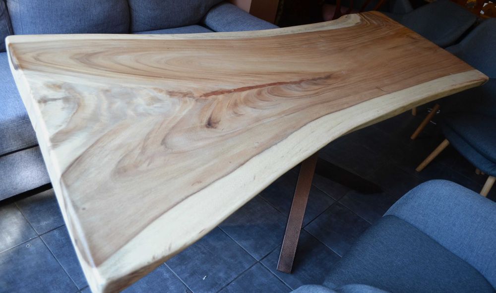 МАСА масив, Дъждовно дърво, със „жив ръб“, цяло парче