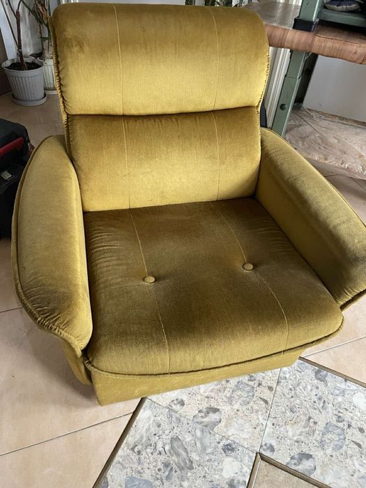 Холова гарнитура – ъглов диван, триместен диван и 2 фотьойла