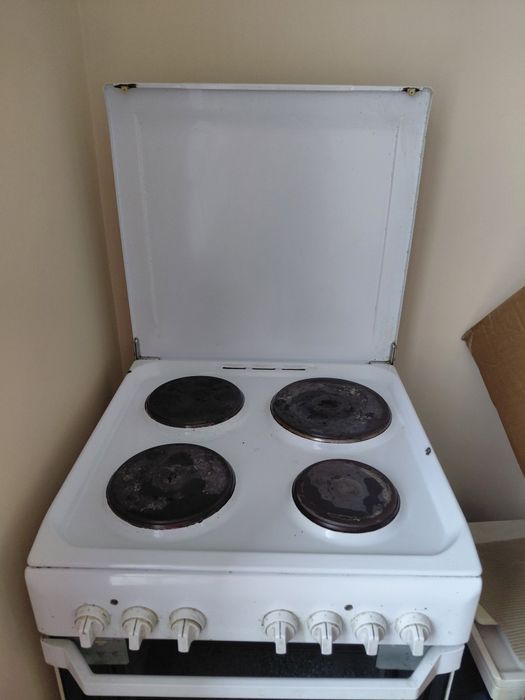 Печка Indesit KN6E11 - 100 лева