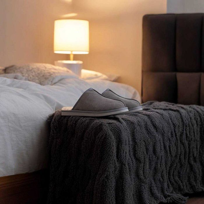 Papuci de Casa pentru Barbati din Piele Intoarsa Captuseala din Lana