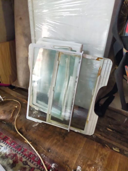 Полки стекляные от  холодильника     холодильник полки  стекло