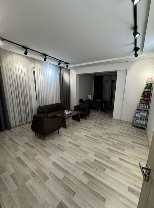 Srochno Yakkasaroyda 83 m2 ofes ijaraga beriladi