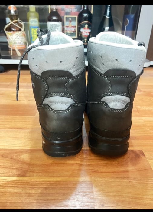 Bocanci drumetie Lowa