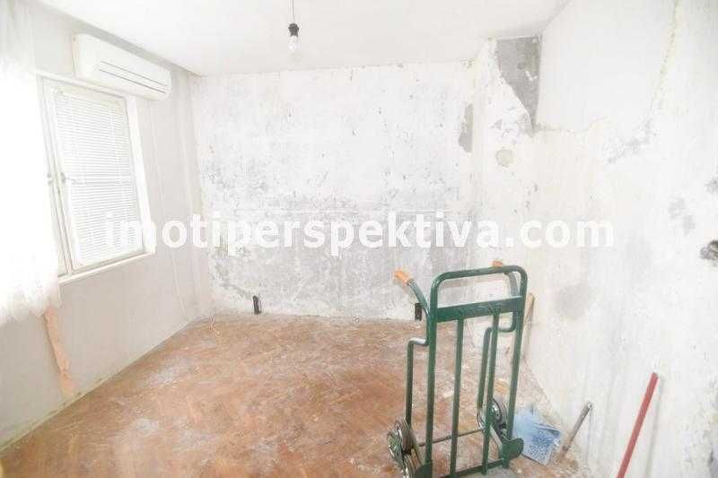 Продава се Тристаен апартамент в Пловдив, Христо Смирненски - 64 кв.м за 742 €/кв.м - Снимка #2