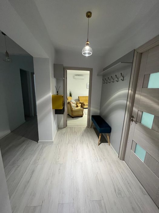 Inchiriez apartamen 3 camere Brazda