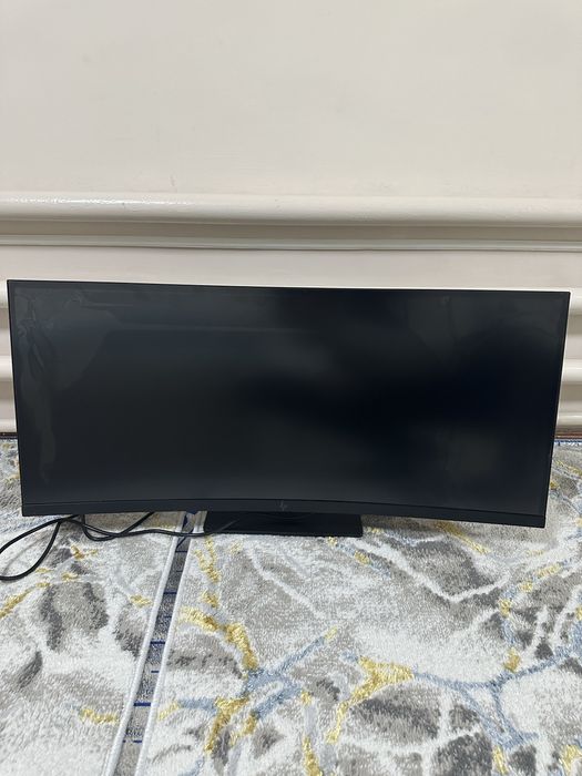 Monitor hp 38 curved