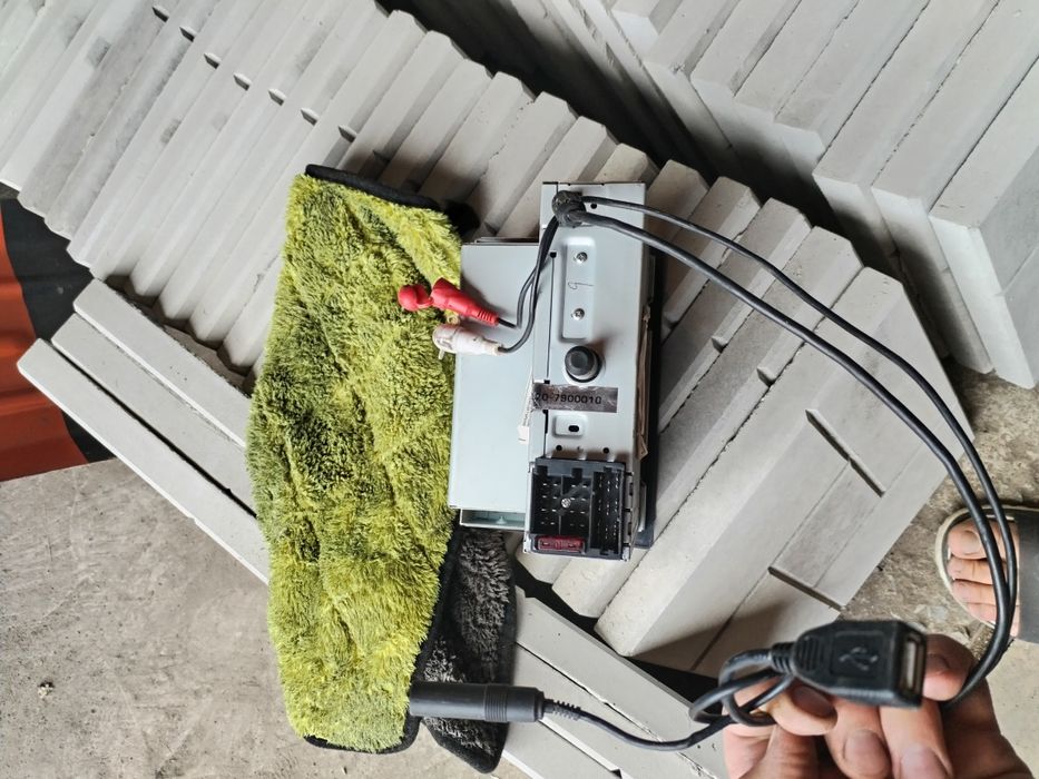 Продам штатную магнитолу