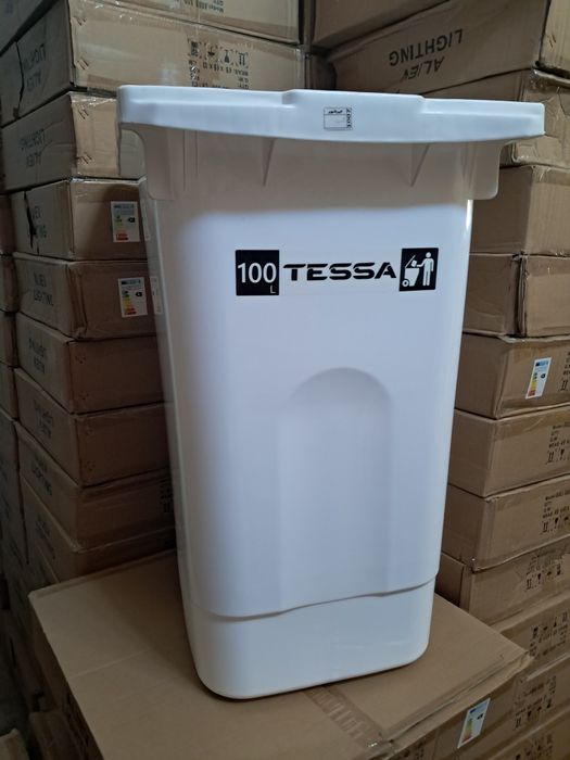 Мусорний бак в отличном качестве