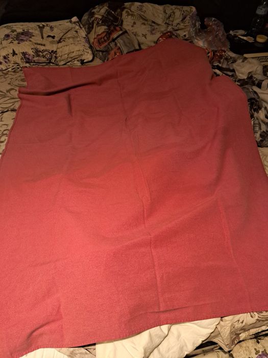 червени покривки за ресторант и т шлайфери