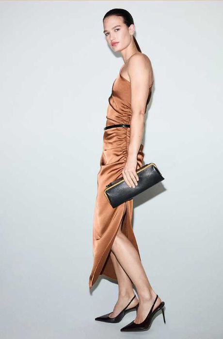 Сатенена рокля с едно рамо Манго