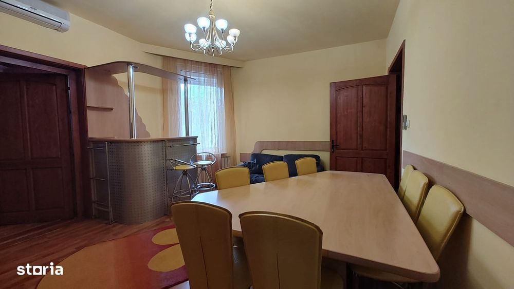 De vanzare/inchiriere apartamentin vila,zona liceul Decebal