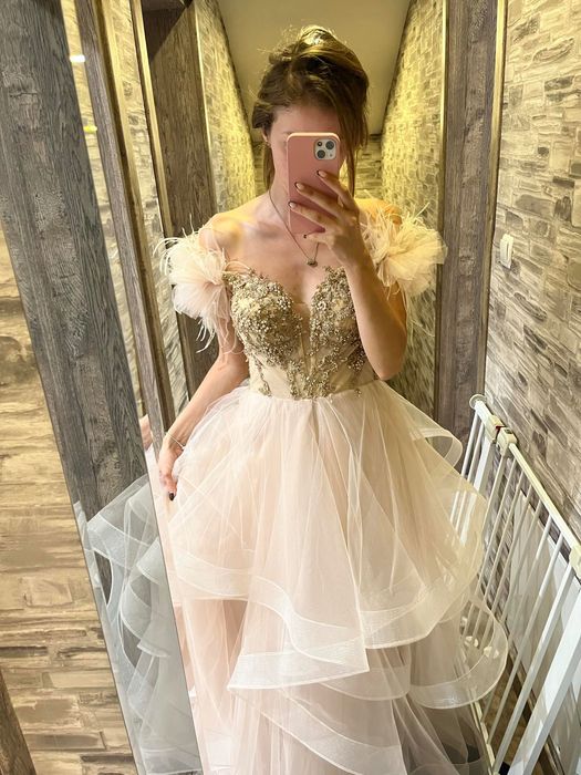 рокля, шита по поръчка