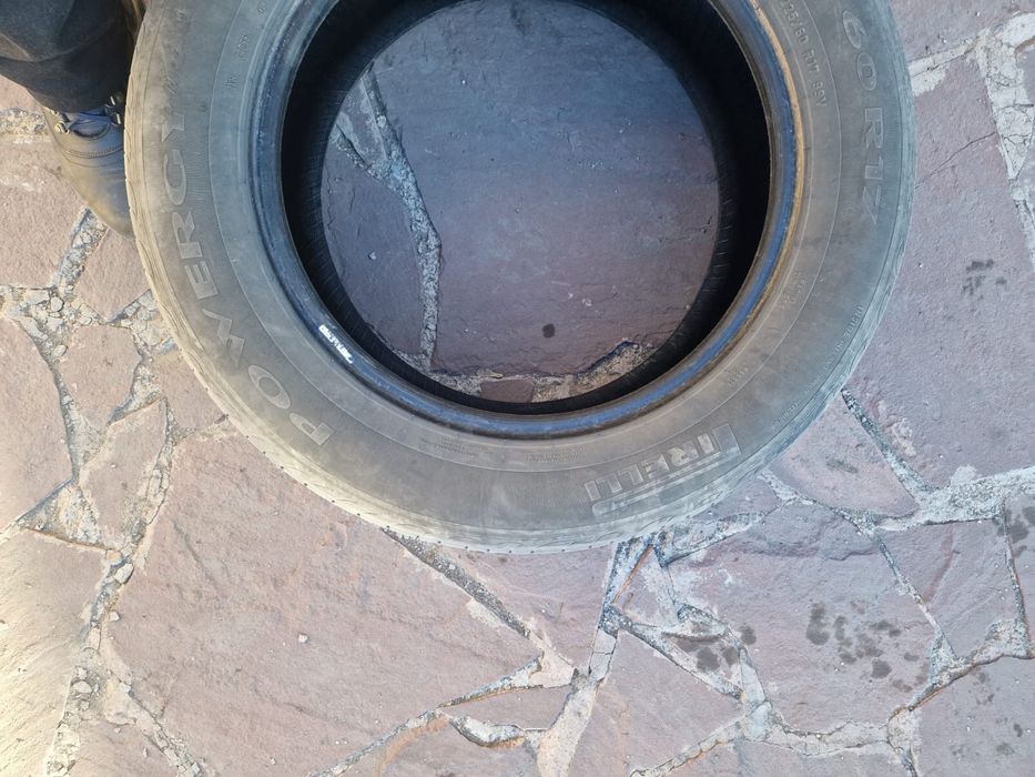 Продам б/у шины 225/60 R 17 99V