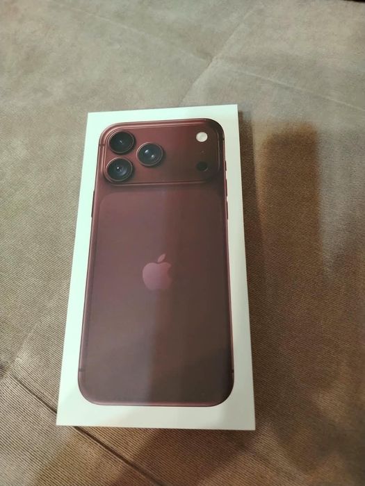 Продам IPhone 18 PRO MAX 256G  Burgundy