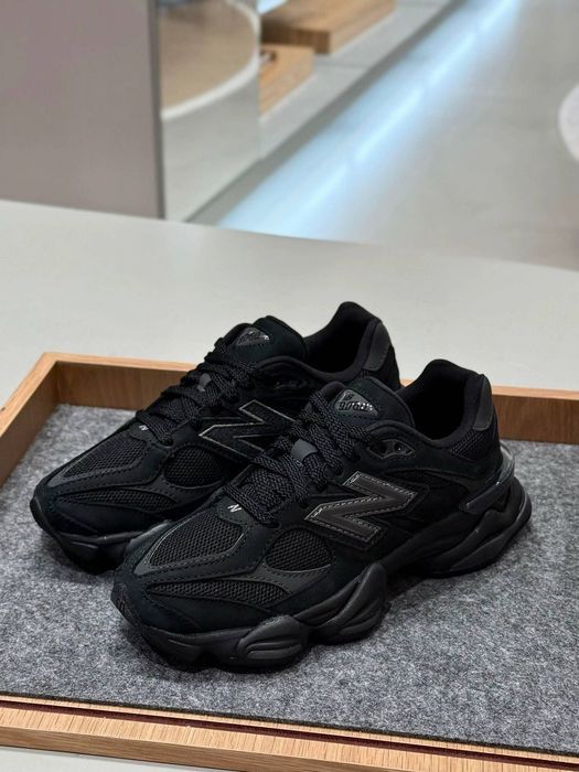 New Balance 9060 - Triple Black