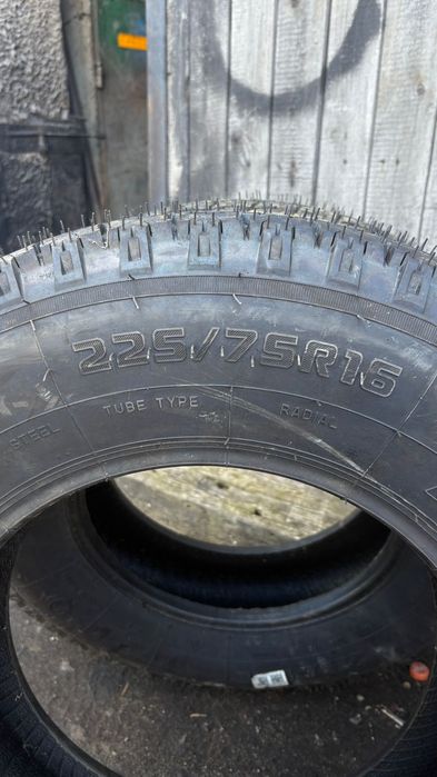 Продам резину  225/75/16