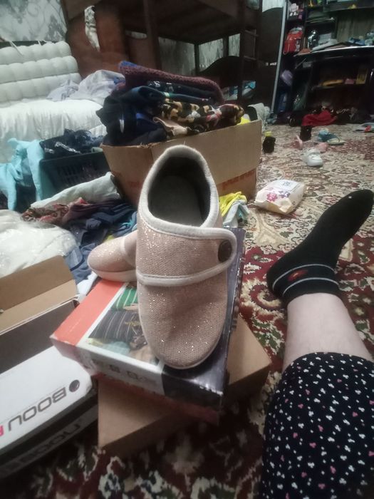 Детская обувь продаётся