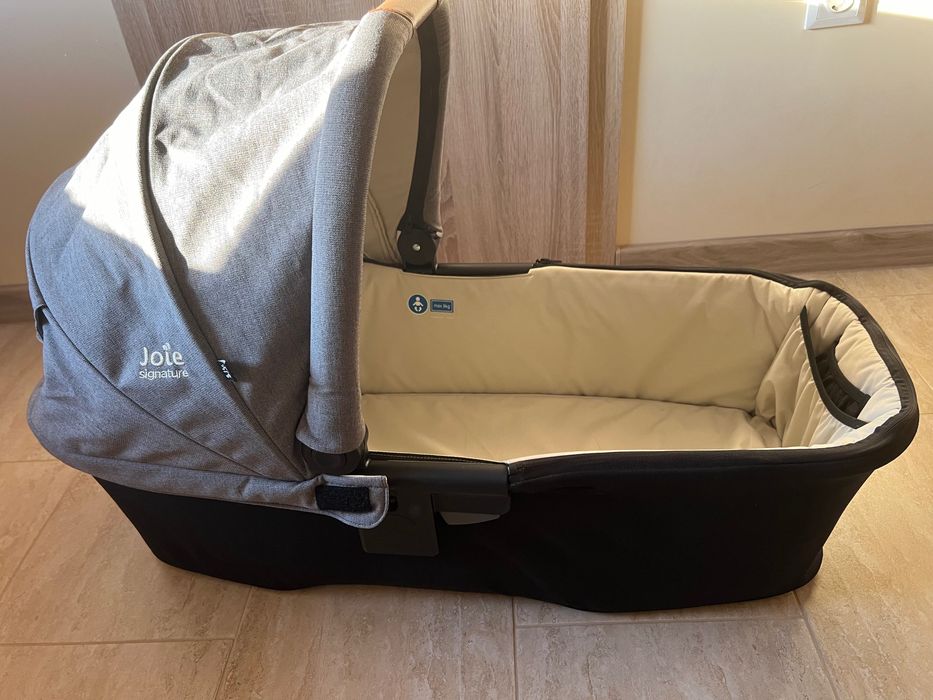 Бебешка количка с кош за новородени