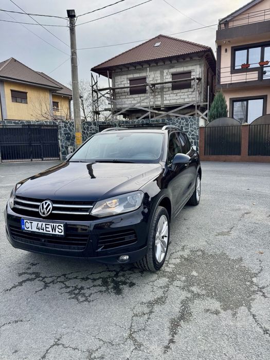 Vand Volkswagen Touareg 2012 , echipare superioara 3.0 tdi 245 cai