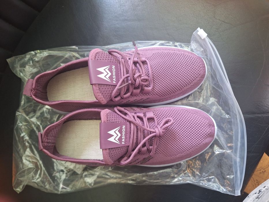 Кроссовки размер 39