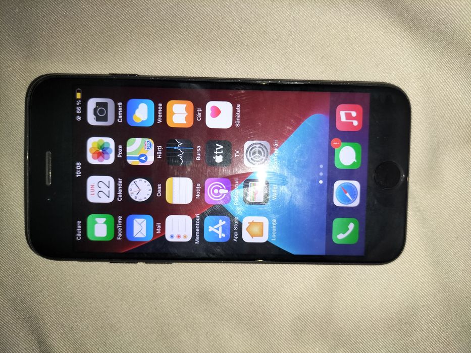Vând telefon aproape nou iPhone 7  sau la schimb pe diferite telefoane