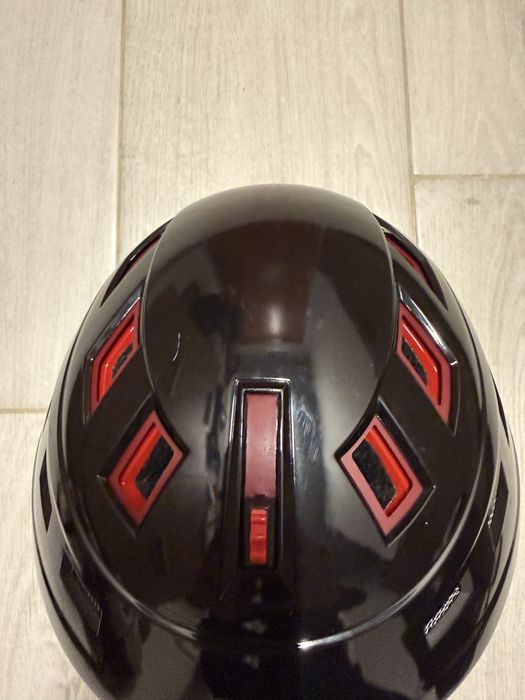 Каска за ски / snowboard UVEX, размер M, 56-58 см